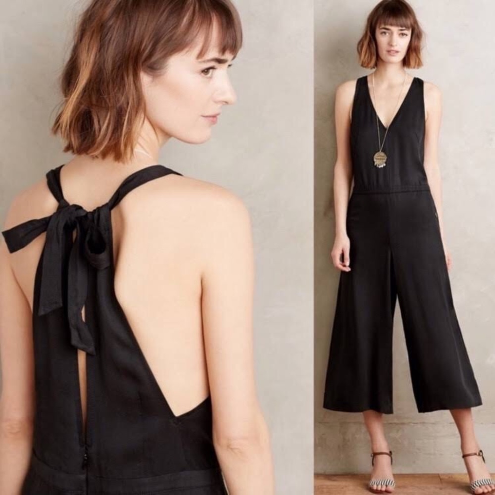 Anthropologie elevenses Black Kilda V Neck Open‎ Back Cropped Romper Size Small